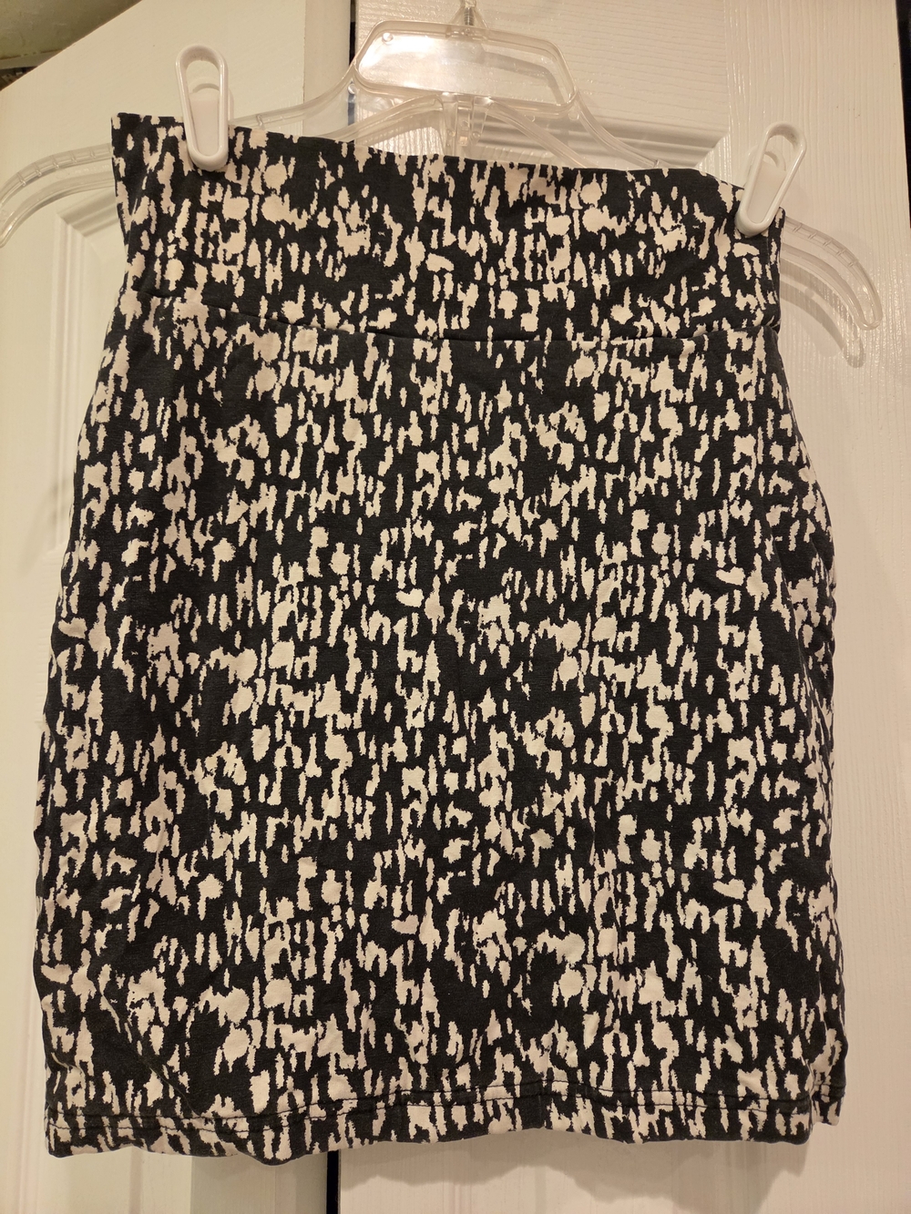 Forever 21 Black and White Mini Skirt - Abstract Print